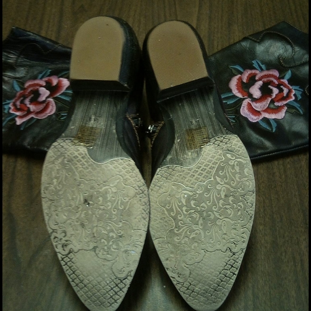 Cheyenne Boots - Picture 3 of 4